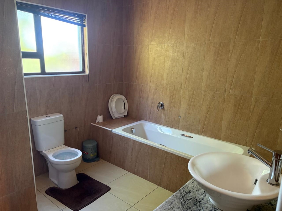6 Bedroom Property for Sale in Glenvista Gauteng