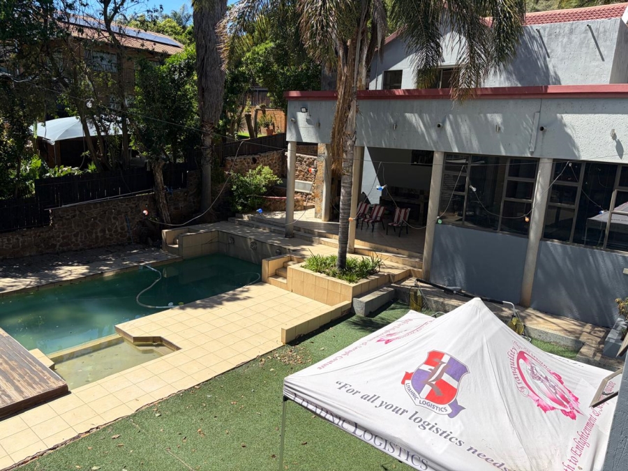 6 Bedroom Property for Sale in Glenvista Gauteng