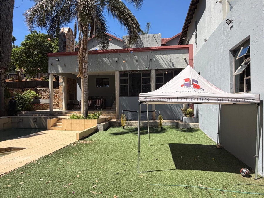 6 Bedroom Property for Sale in Glenvista Gauteng