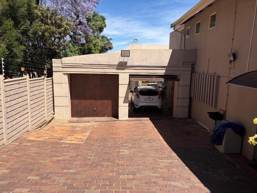 3 Bedroom Property for Sale in Mulbarton Gauteng