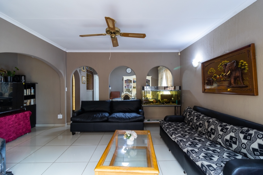 3 Bedroom Property for Sale in Mulbarton Gauteng