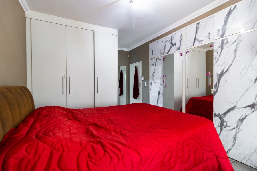 3 Bedroom Property for Sale in Mulbarton Gauteng