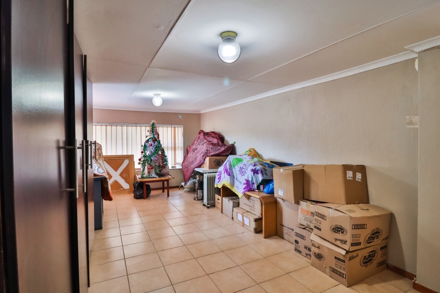 3 Bedroom Property for Sale in Mulbarton Gauteng