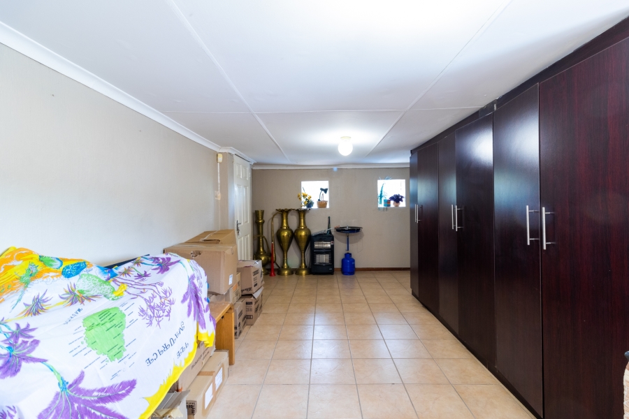 3 Bedroom Property for Sale in Mulbarton Gauteng