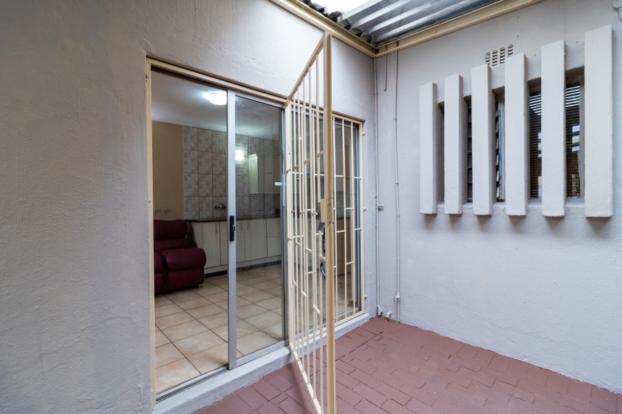 3 Bedroom Property for Sale in Mulbarton Gauteng