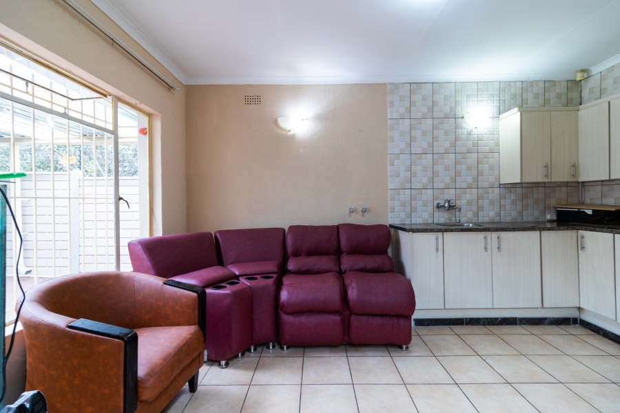 3 Bedroom Property for Sale in Mulbarton Gauteng