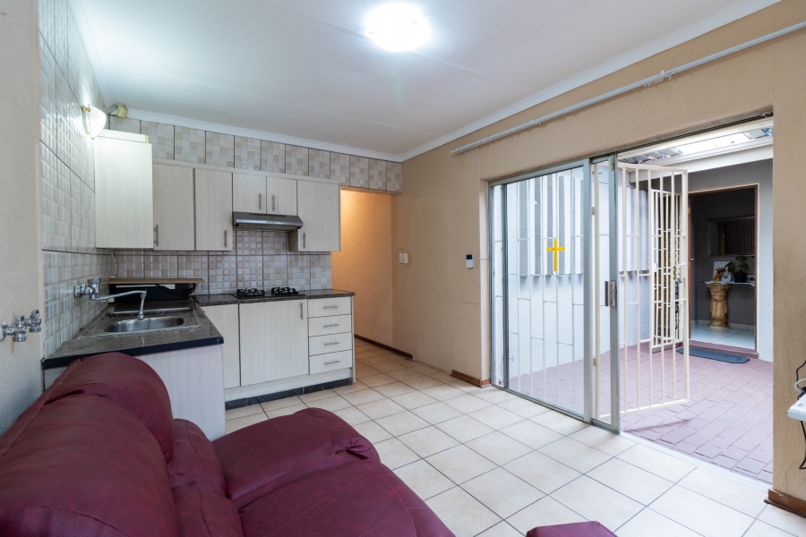 3 Bedroom Property for Sale in Mulbarton Gauteng