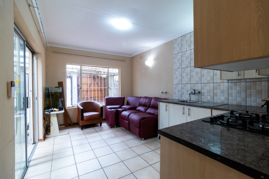 3 Bedroom Property for Sale in Mulbarton Gauteng