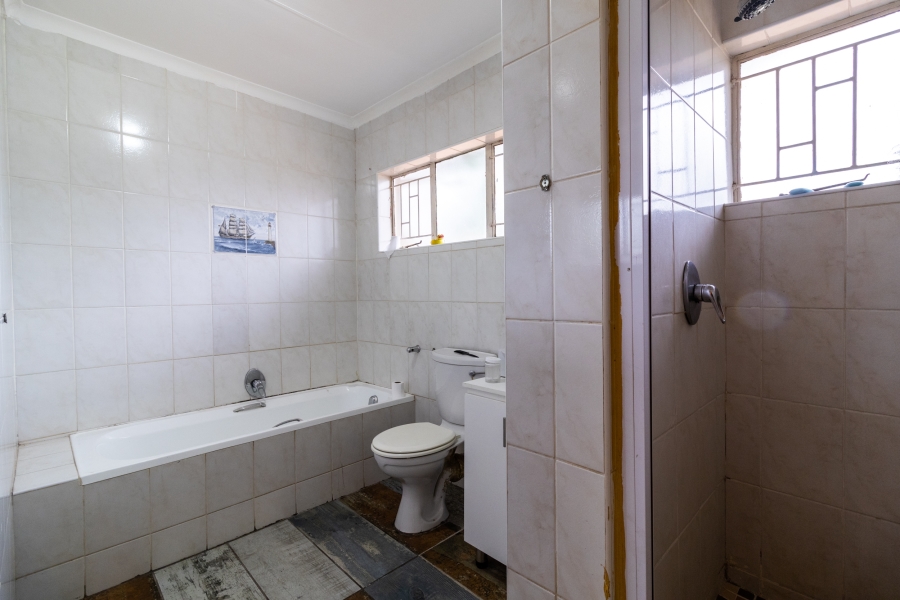 3 Bedroom Property for Sale in Mulbarton Gauteng