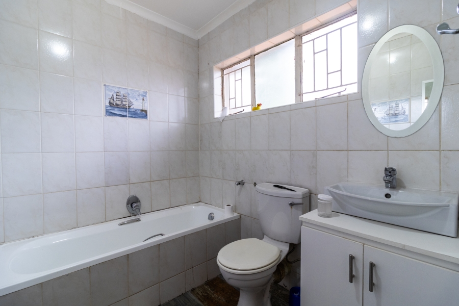 3 Bedroom Property for Sale in Mulbarton Gauteng
