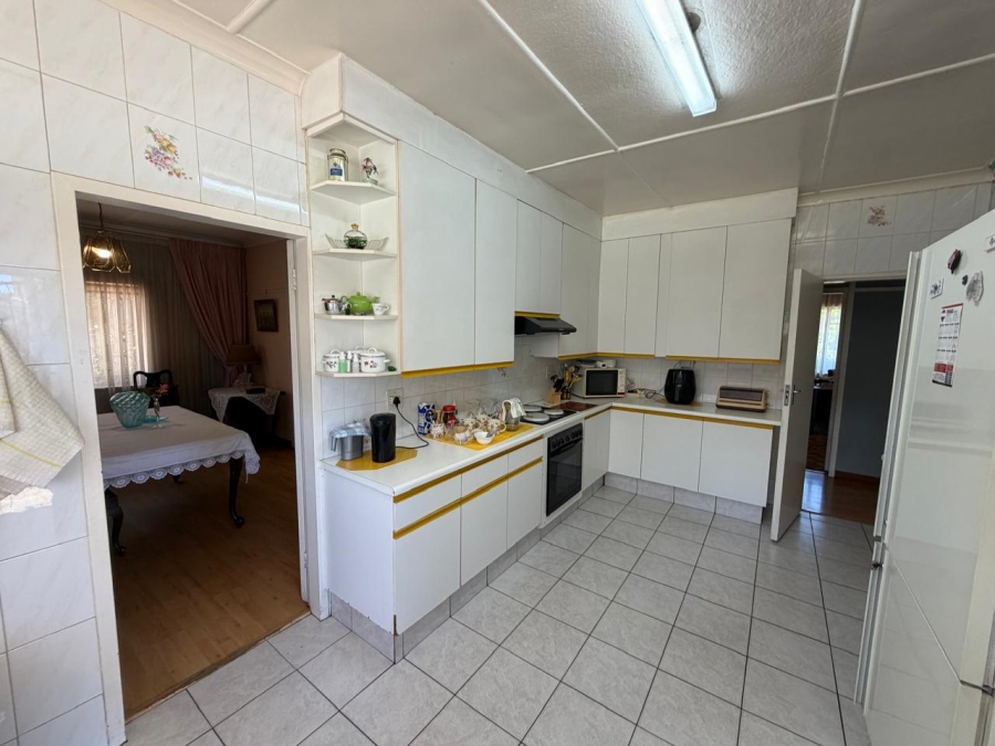 4 Bedroom Property for Sale in Linmeyer Gauteng