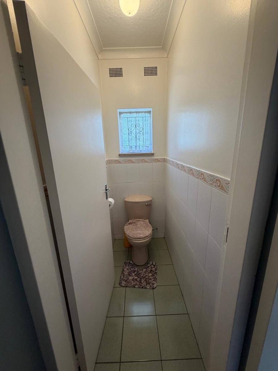 4 Bedroom Property for Sale in Linmeyer Gauteng