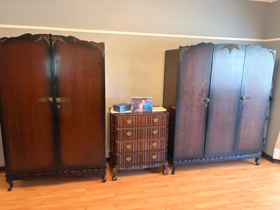 4 Bedroom Property for Sale in Linmeyer Gauteng