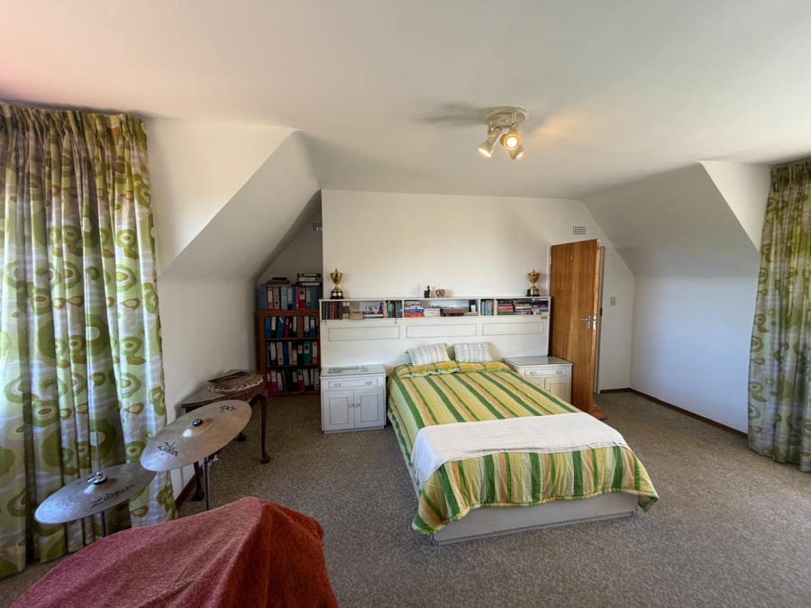 4 Bedroom Property for Sale in Linmeyer Gauteng