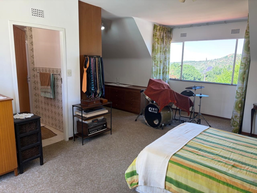 4 Bedroom Property for Sale in Linmeyer Gauteng