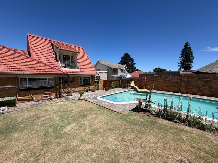 4 Bedroom Property for Sale in Linmeyer Gauteng