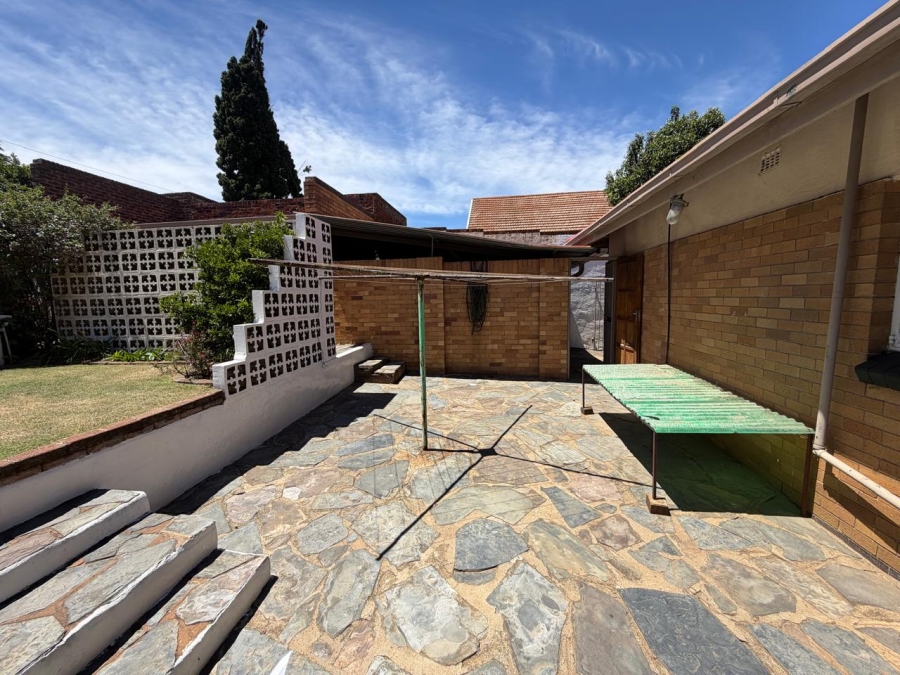 4 Bedroom Property for Sale in Linmeyer Gauteng