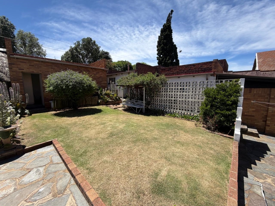 4 Bedroom Property for Sale in Linmeyer Gauteng