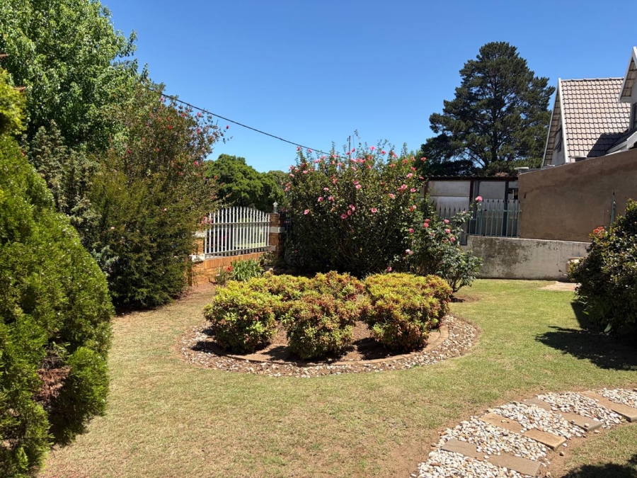 4 Bedroom Property for Sale in Linmeyer Gauteng