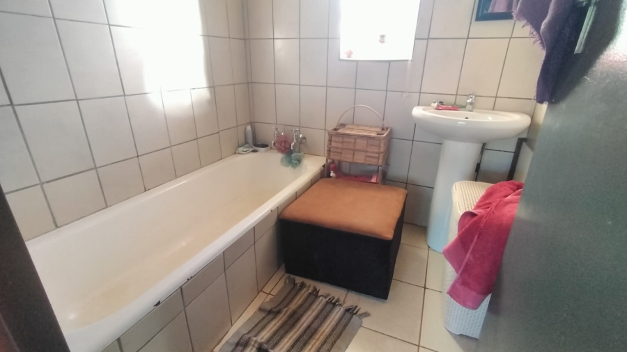 3 Bedroom Property for Sale in Greenhills Gauteng