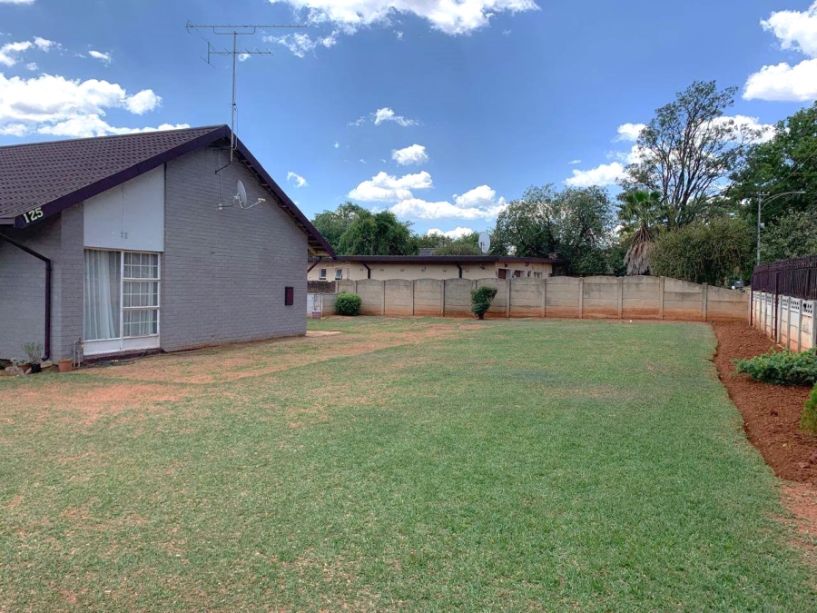 3 Bedroom Property for Sale in Greenhills Gauteng