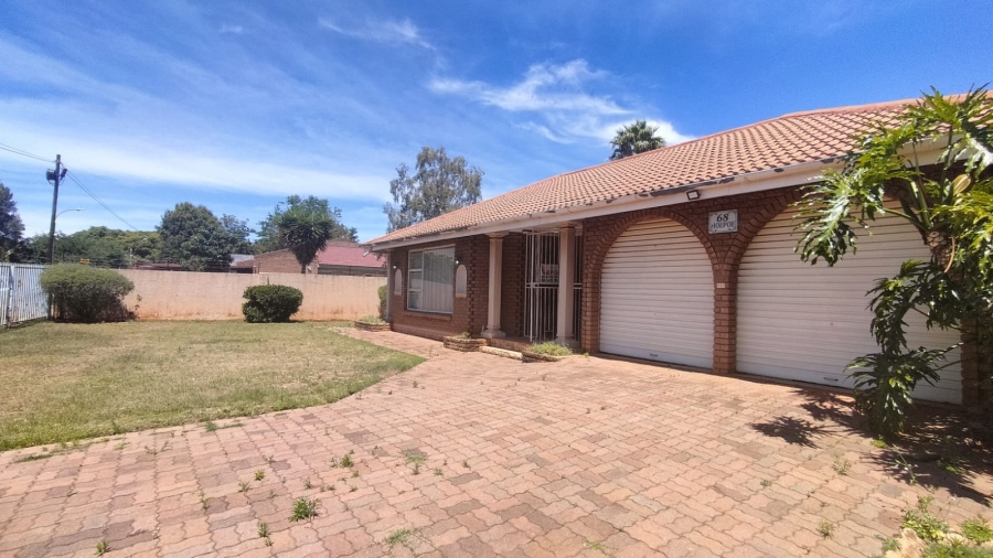 3 Bedroom Property for Sale in Eike Park Gauteng