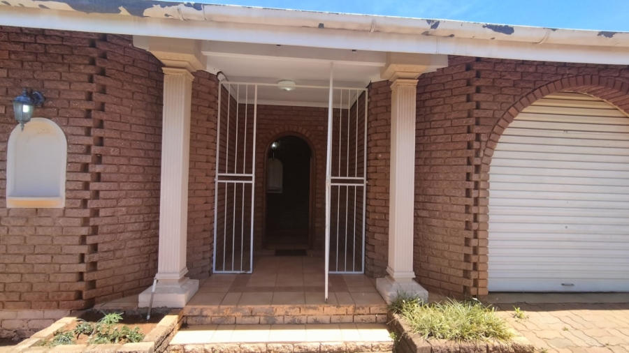 3 Bedroom Property for Sale in Eike Park Gauteng
