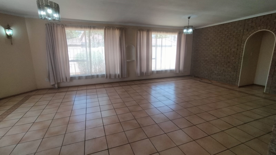 3 Bedroom Property for Sale in Eike Park Gauteng