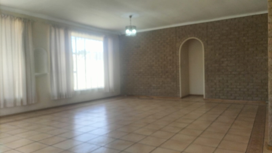 3 Bedroom Property for Sale in Eike Park Gauteng