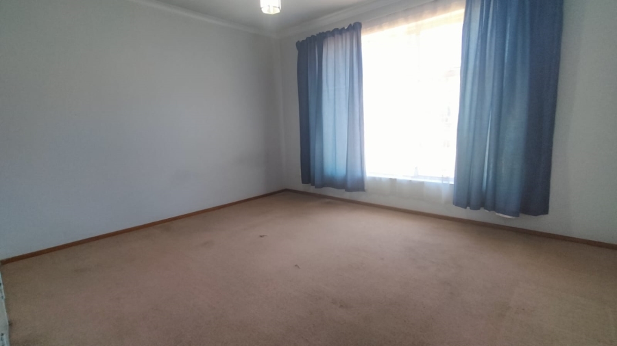 3 Bedroom Property for Sale in Eike Park Gauteng