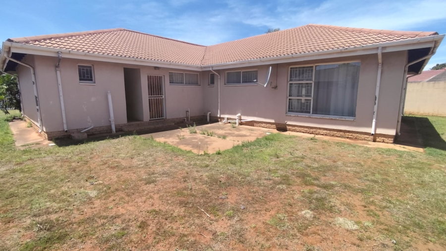 3 Bedroom Property for Sale in Eike Park Gauteng