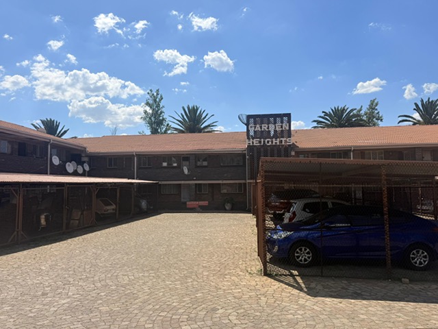 2 Bedroom Property for Sale in Crown Gardens Gauteng