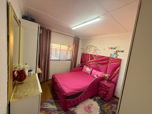 2 Bedroom Property for Sale in Crown Gardens Gauteng