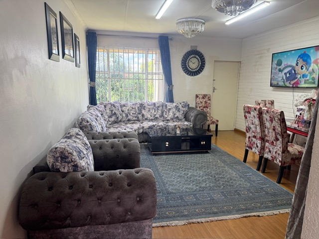 2 Bedroom Property for Sale in Crown Gardens Gauteng