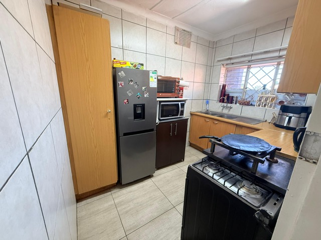 2 Bedroom Property for Sale in Crown Gardens Gauteng