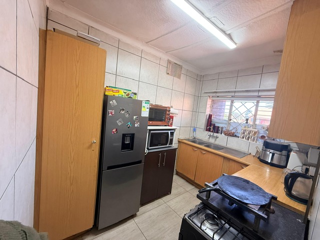 2 Bedroom Property for Sale in Crown Gardens Gauteng