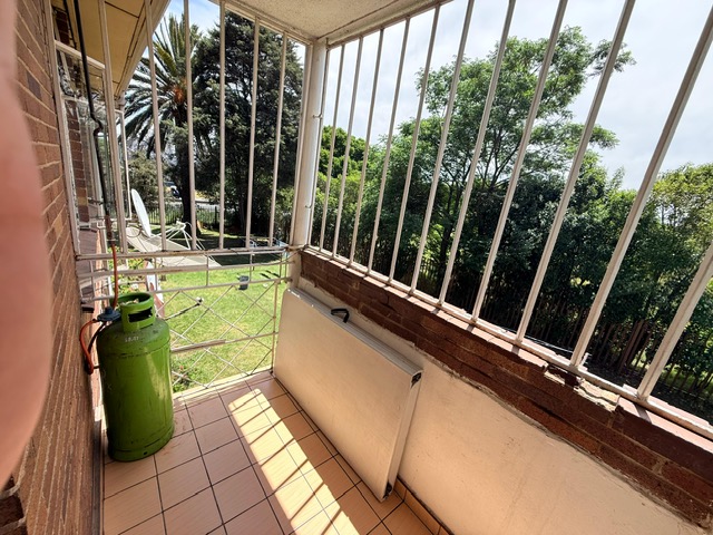 2 Bedroom Property for Sale in Crown Gardens Gauteng