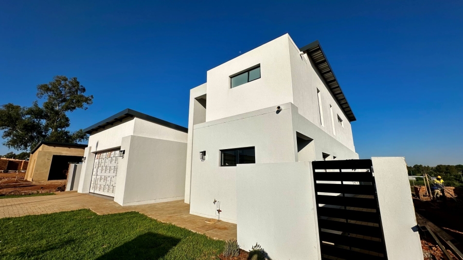 4 Bedroom Property for Sale in Fountainbrook Estate Gauteng