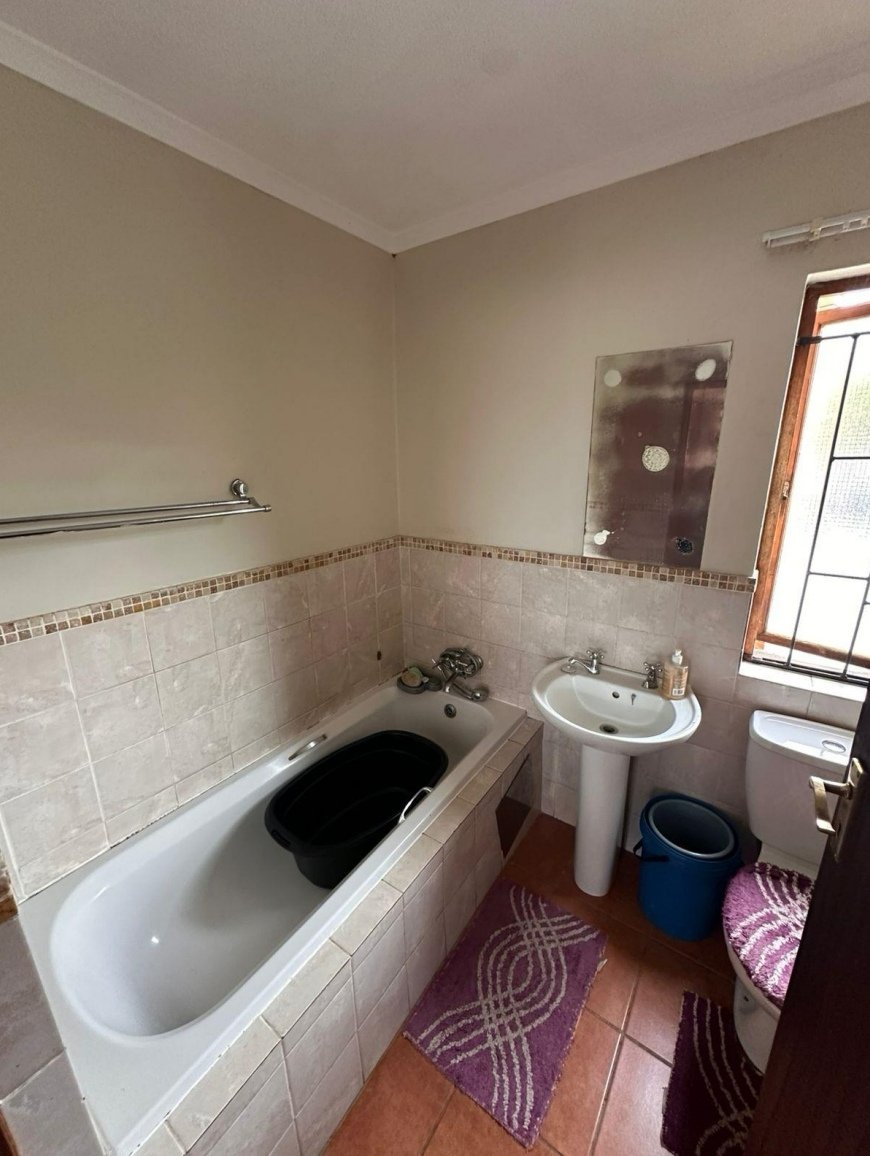 2 Bedroom Property for Sale in Montana Tuine Gauteng