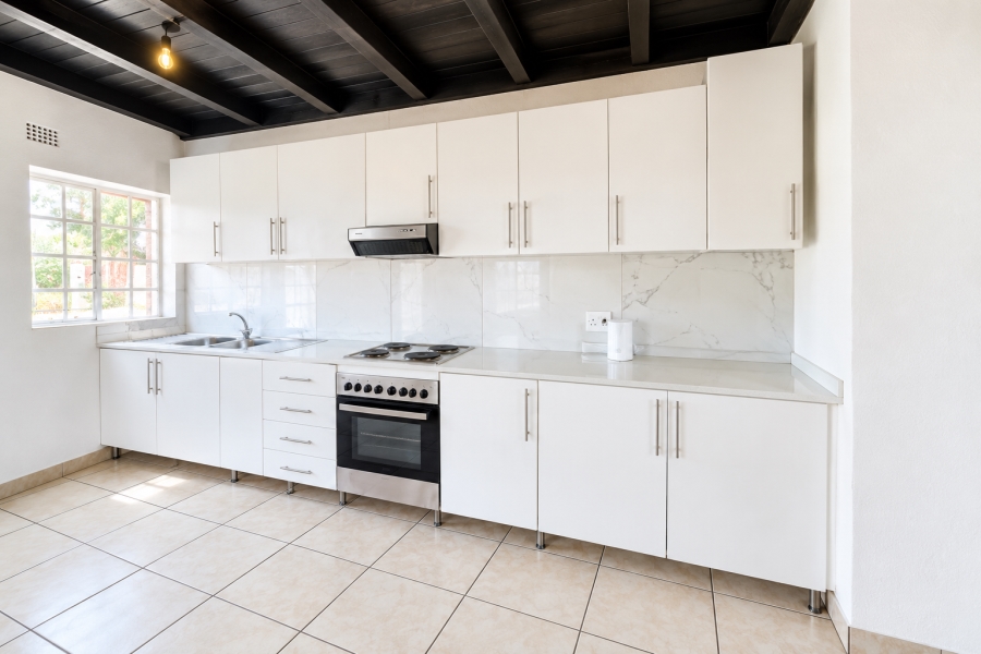 To Let 4 Bedroom Property for Rent in Vorna Valley Gauteng