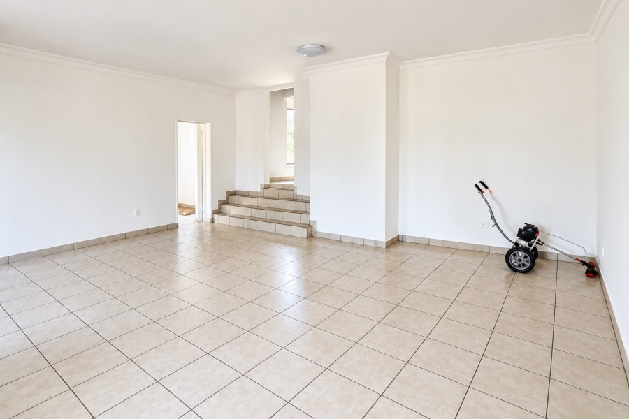 To Let 4 Bedroom Property for Rent in Vorna Valley Gauteng