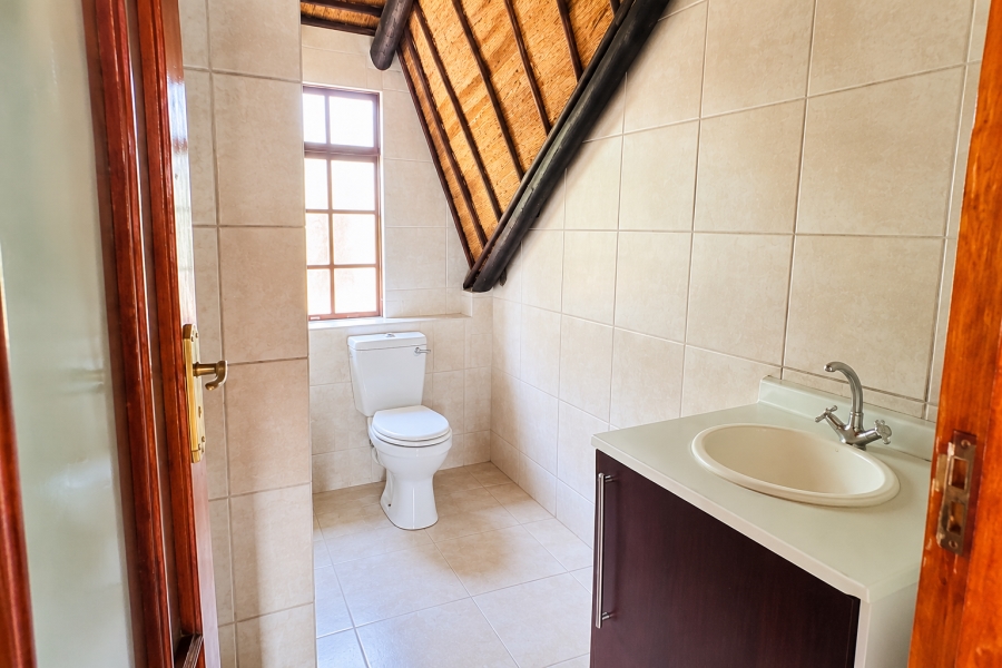 To Let 4 Bedroom Property for Rent in Vorna Valley Gauteng