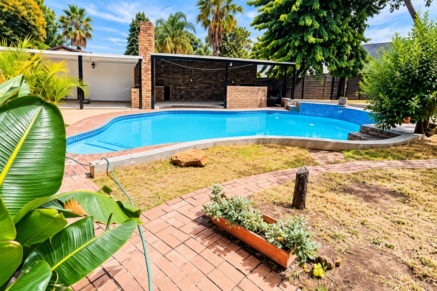 4 Bedroom Property for Sale in Vorna Valley Gauteng