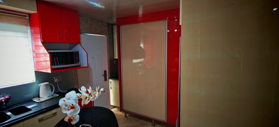 4 Bedroom Property for Sale in Alveda Park Gauteng