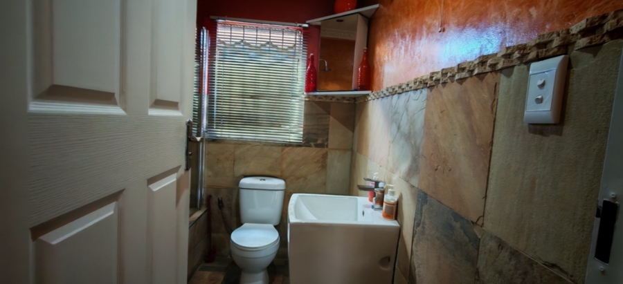 4 Bedroom Property for Sale in Alveda Park Gauteng