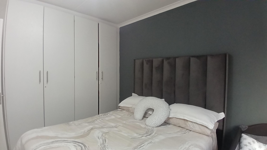 2 Bedroom Property for Sale in Oakdene Gauteng