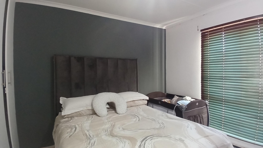 2 Bedroom Property for Sale in Oakdene Gauteng