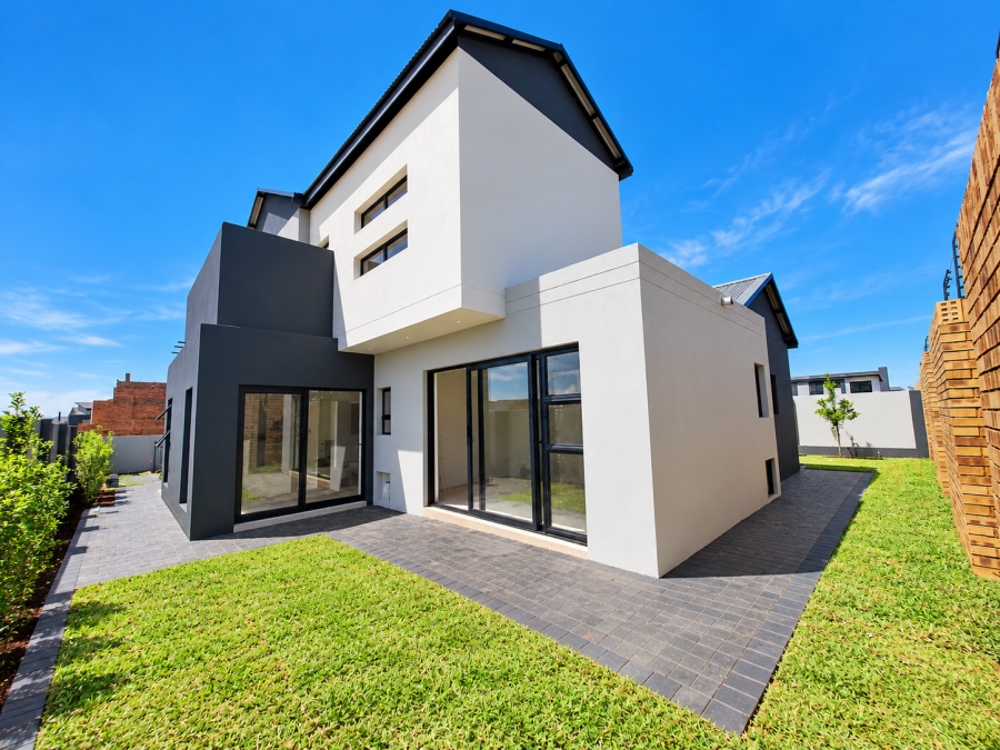 4 Bedroom Property for Sale in Fountainbrook Estate Gauteng