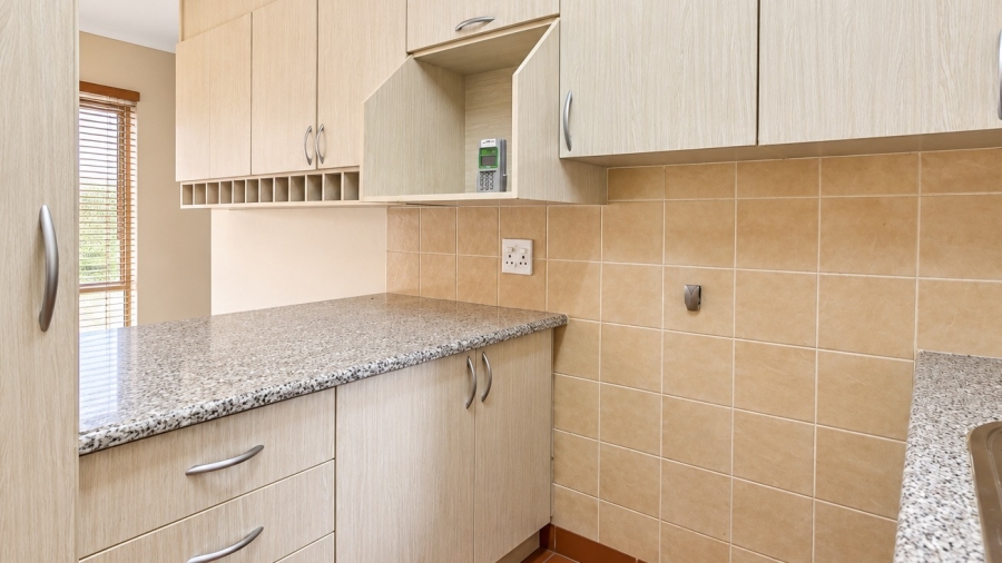 2 Bedroom Property for Sale in Doornpoort Gauteng