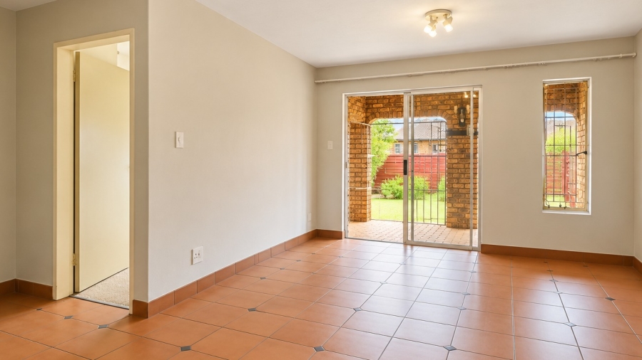 2 Bedroom Property for Sale in Doornpoort Gauteng